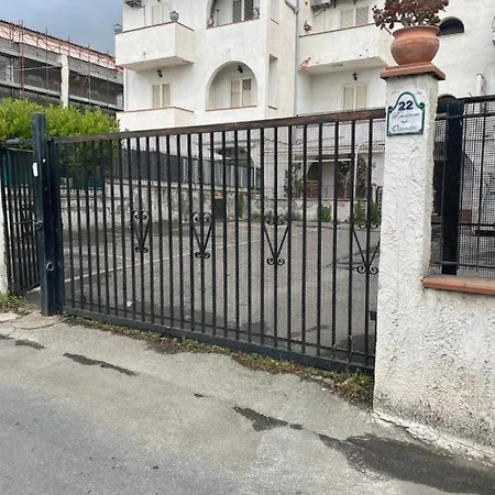 Holiday home Infuria Di Onde Con Posto Auto
