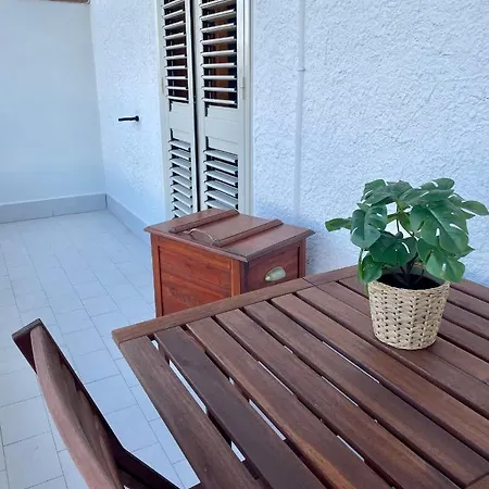 Holiday home Infuria Di Onde Con Posto Auto