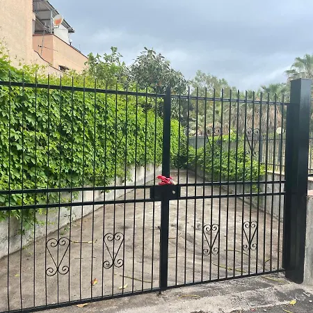 Infuria Di Onde Con Posto Auto Dom wakacyjny Giardini-Naxos